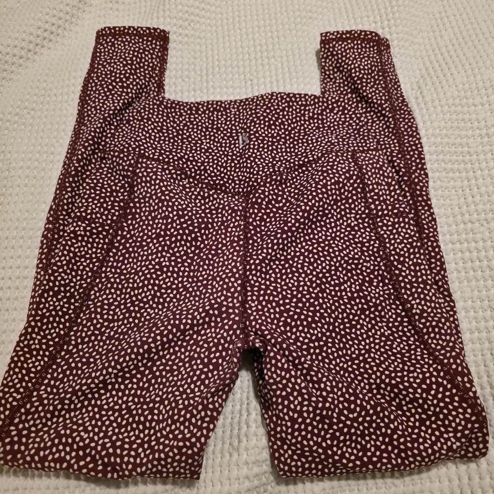 BuffBunny Rosa Pocket Legging In Dark Vineyard Red Bossy Print- Size M